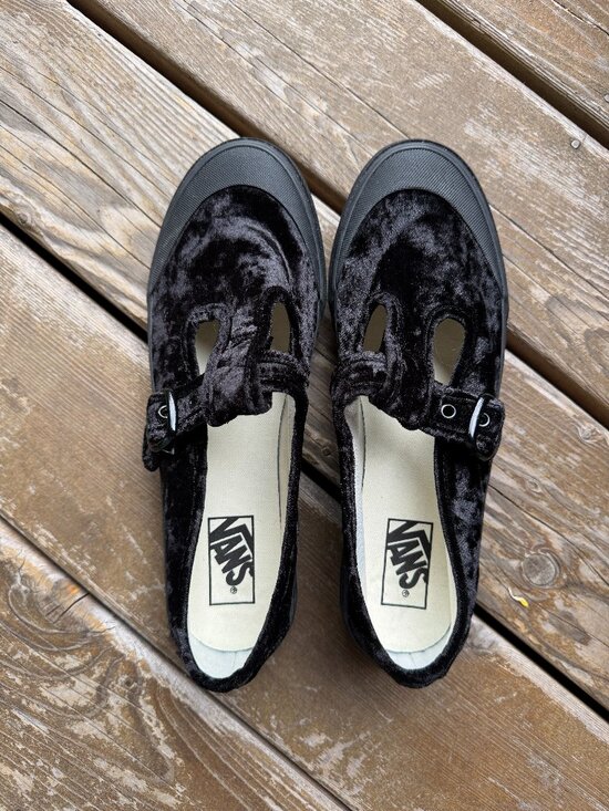 Vans Shoes - Vans Black Crushed Velvet Style 93 Mary Janes in Women's 10.5